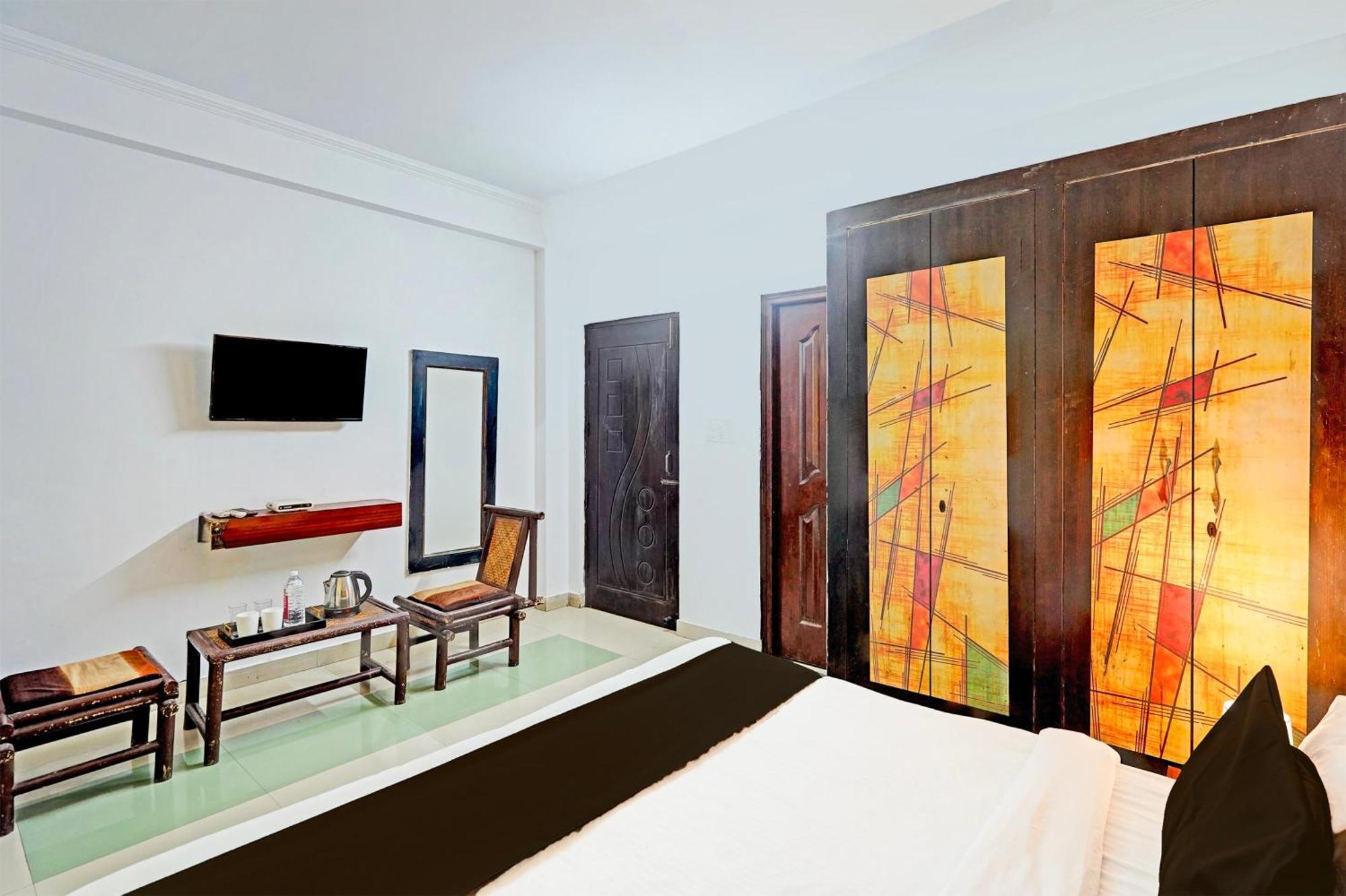 Super Hotel O Palm Дехрадун Екстериор снимка