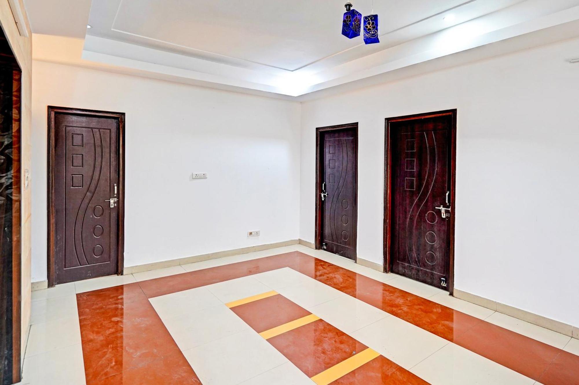Super Hotel O Palm Дехрадун Екстериор снимка